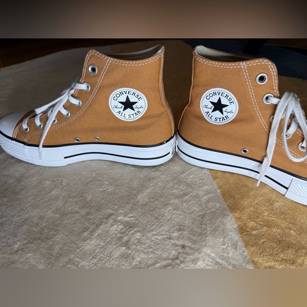 Converse High-Top Sneakers in mustard yellow/orange and White platform